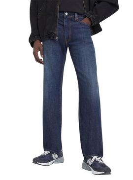 Calça jeans Levis 555 Relaxed Straight azul para homem.
