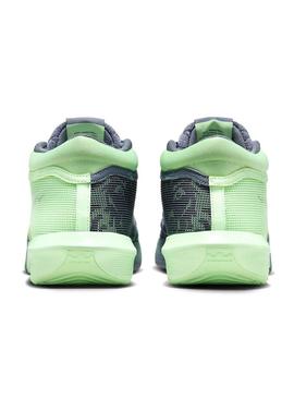 LeBron Witness 8 300