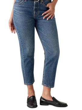 Calça jeans feminina Levis 501 Crop Lightweight.