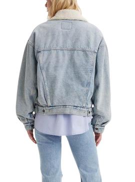 Jaqueta jeans Levis Trucker 90S Sherpa azul para mulher.