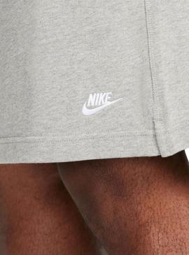 Bermudas Nike Club cinza para homens.