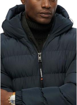 Jaqueta acolchoada Superdry com capuz azul marinho para homem.