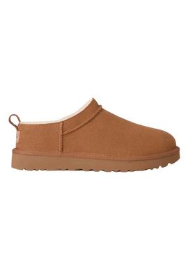 Botas UGG Clássicas Micro em camelo para mulheres.