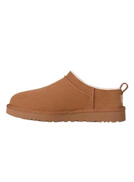 Botas UGG Clássicas Micro em camelo para mulheres.
