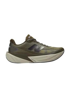 Sapatilhas New Balance Fuelcell Rebel V5 verde para homem.