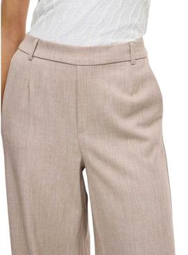 Calça feminina Vila Vivarone bege.