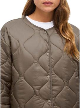 Jaqueta acolchoada cinza da Vila Vidune para mulher.
