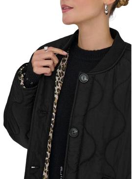 Jaqueta preta Only Salsa para mulher.