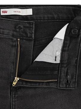 Calça jeans Levis 726 preta para menina.