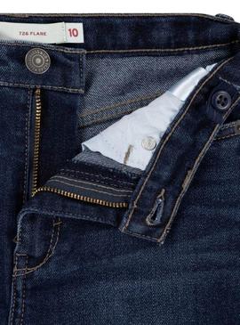 Calça jeans Levis 726 flare para menina.