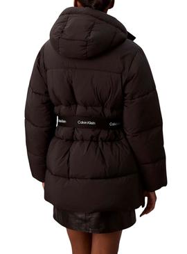 Casaco Calvin Klein Jeans Belted Midweight preto para mulher