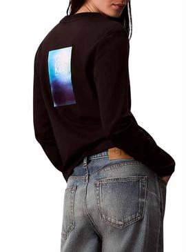 Camisa Calvin Klein Jeans Satin Ombre Graphic preta para mulher.