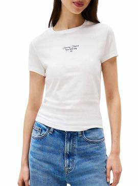 Camiseta Tommy Jeans Ess Logo branca para mulher.