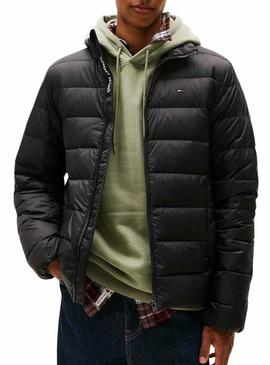 Jaqueta ultraleve preta Tommy Jeans para homem.