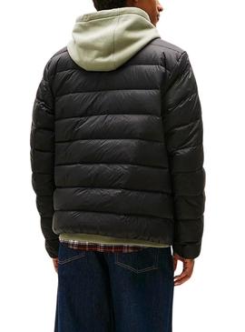 Jaqueta ultraleve preta Tommy Jeans para homem.