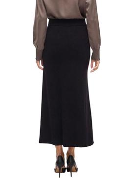 Saia Vila Viril preta para mulher.