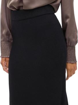 Saia Vila Viril preta para mulher.