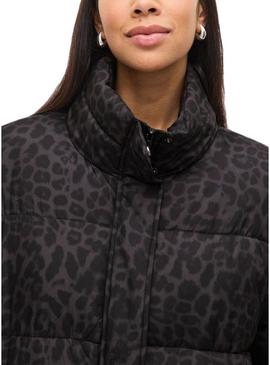 Casaco acolchoado Vila Vipuff animal print para mulher.