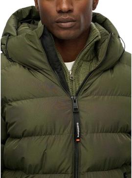Casaco Superdry com capuz e acolchoado verde para homem.
