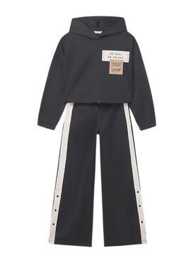 Conjunto de moletom Mayoral com listras pretas para menina.