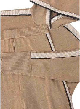 Conjunto Mayoral Tricot camelo para menina.