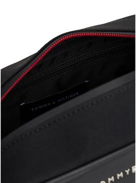 Necessaire Tommy Hilfiger Foundation preta para homem.