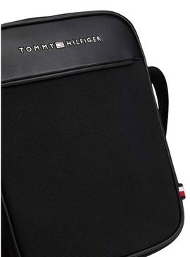 Bolsa Tommy Hilfiger Foundation preta para homem.