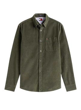 Camisa Tommy Jeans de veludo cotelé verde para homem.