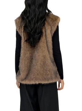 Colete Only Dawn de pele sintético tostado para mulher