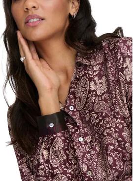 Camisa Only Jane estampado Pasley granate para mulher.