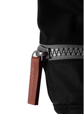 Mochila Roka Canfield pequena preta para mulher e homem.