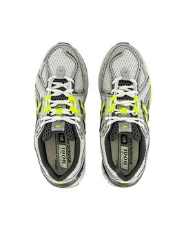 Sapatilhas New Balance U1960 branco, cinza e verde para homem.