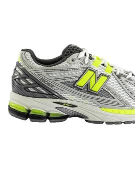 Sapatilhas New Balance U1960 branco, cinza e verde para homem.