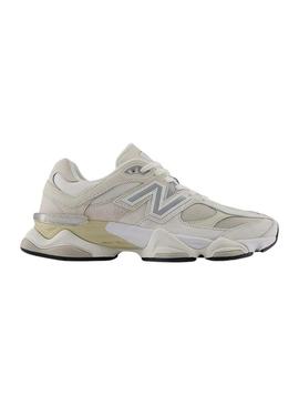 Sapatilhas New Balance U9060 bege para mulher.