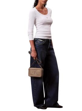 Bolsa Calvin Klein Jeans Bold Camera bege para mulher.