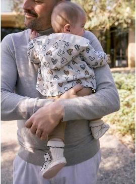 Conjunto de três peças Mayoral corações torrados para bebê.