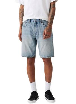 Bermudas Levis 445 jeans claros para homens.