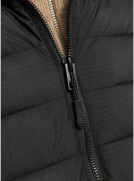 Jaqueta Jack and Jones Estate Hybrid preta para homem.