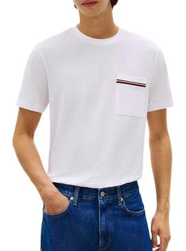 Camiseta com bolso Tommy Hilfiger branca para homem.