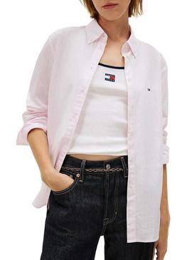 Camisa Tommy Jeans Poplin listrada rosa e branca para mulher.