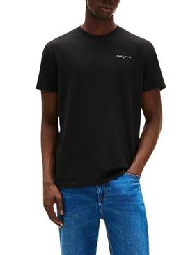 Camiseta Tommy Jeans Linear Chest preta para homem.