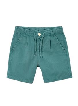 Bermuda Mayoral de lino verde com ajuste relaxado para meninos.