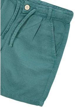 Bermuda Mayoral de lino verde com ajuste relaxado para meninos.
