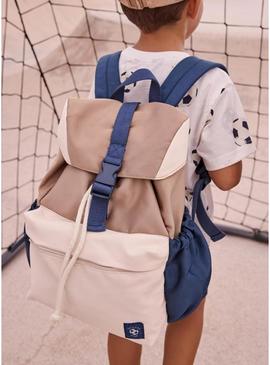 Mochila Mayoral com fecho de aba em tom tostado para menino e menina.