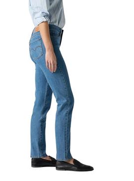 Calça jeans Levis 314 em denim claro para mulher.