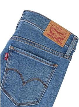 Calça jeans Levis 314 em denim claro para mulher.