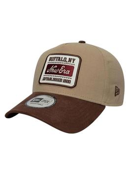 Boné New Era Patch Suede 9FORTY bege para homens e mulheres.