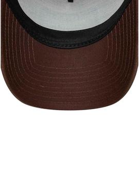 Boné New Era Patch Suede 9FORTY bege para homens e mulheres.
