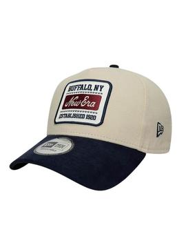 Boné New Era Patch Suede 9FORTY bege e azul marinho para homens e mulheres.