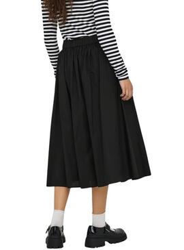 Saia Only Maila preta para mulher.